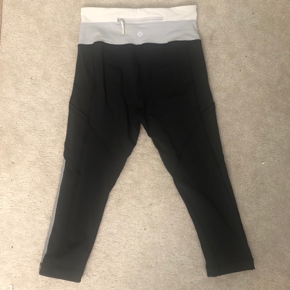 Lululemon cropped leggings - Picture 2 of 3